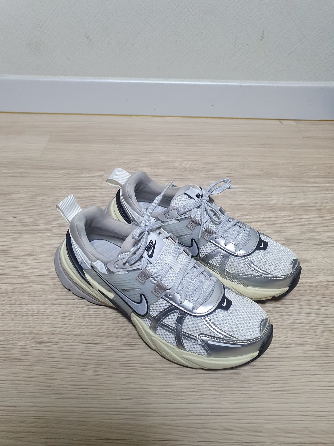 나이키 v2k 런 운동화 245 상품이미지2