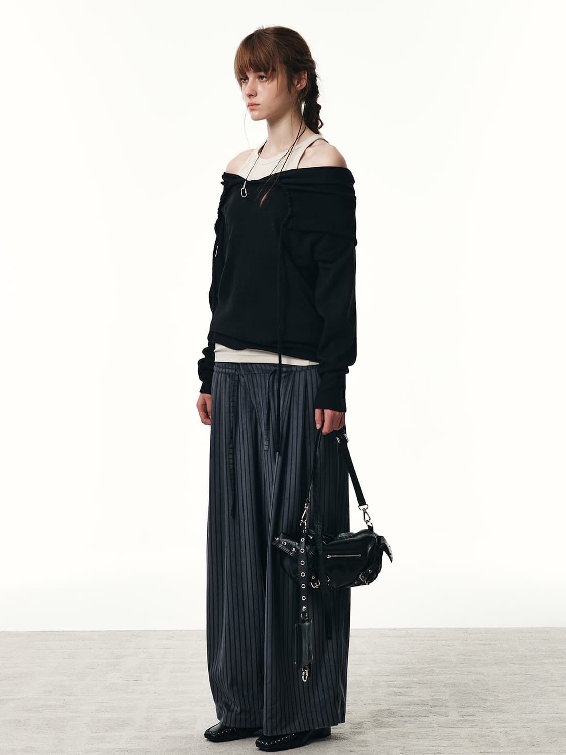 다이닛 허그미 오프숄더 니트 상품이미지3