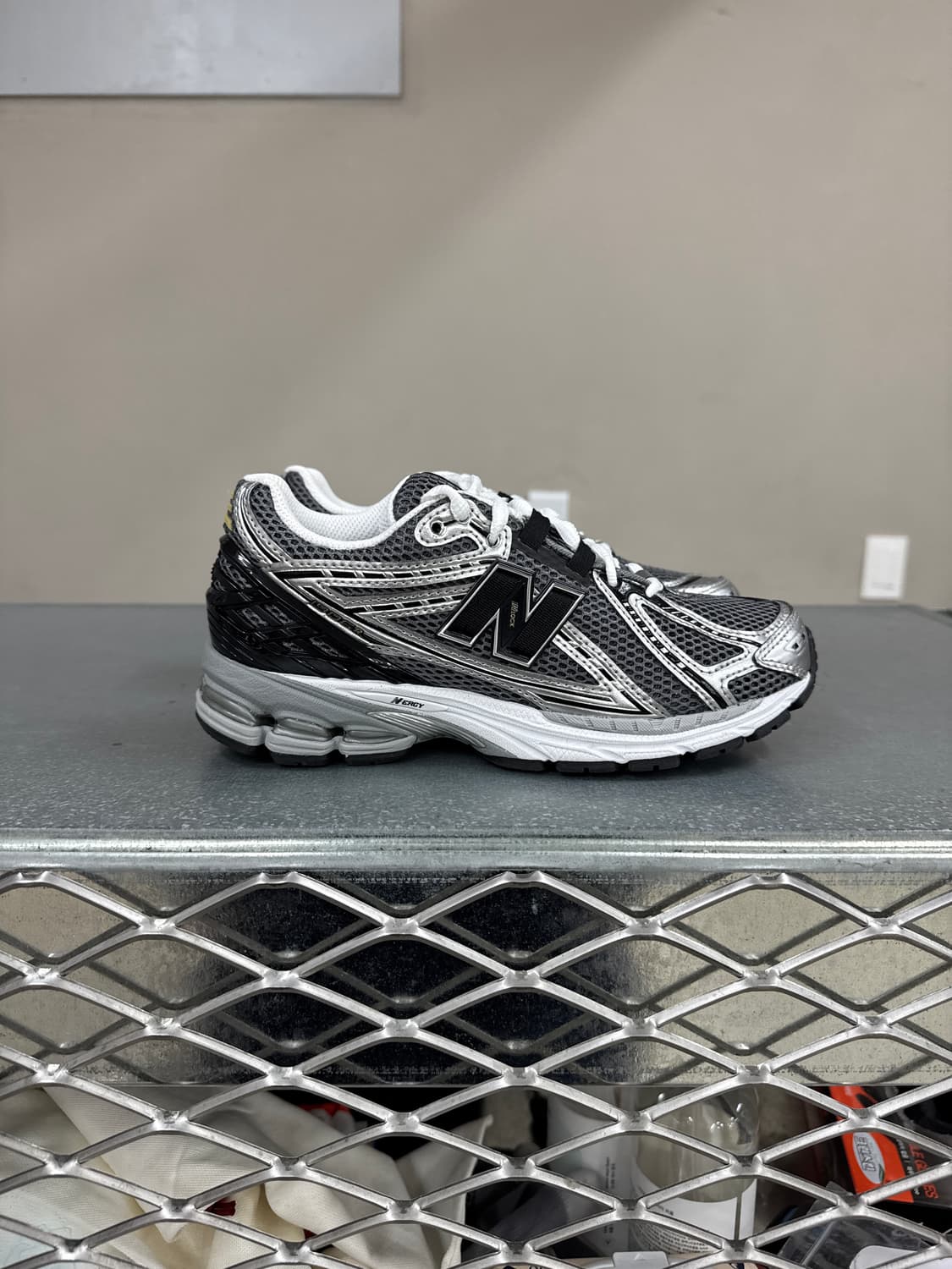 뉴발란스 1906 실버 230 상품이미지4