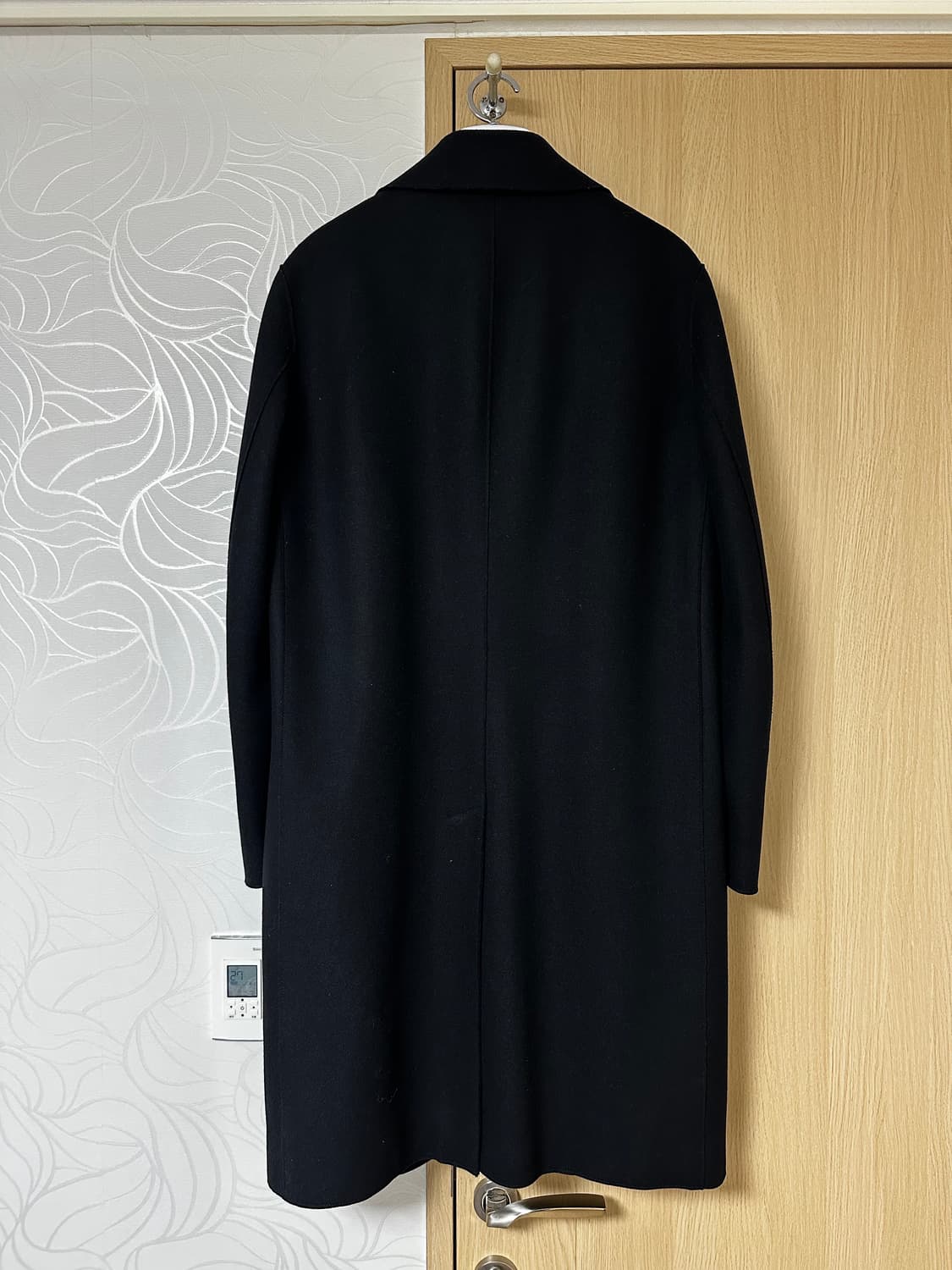 띠어리 20fw 롭슨코트 블랙 M 사이즈 상품이미지2