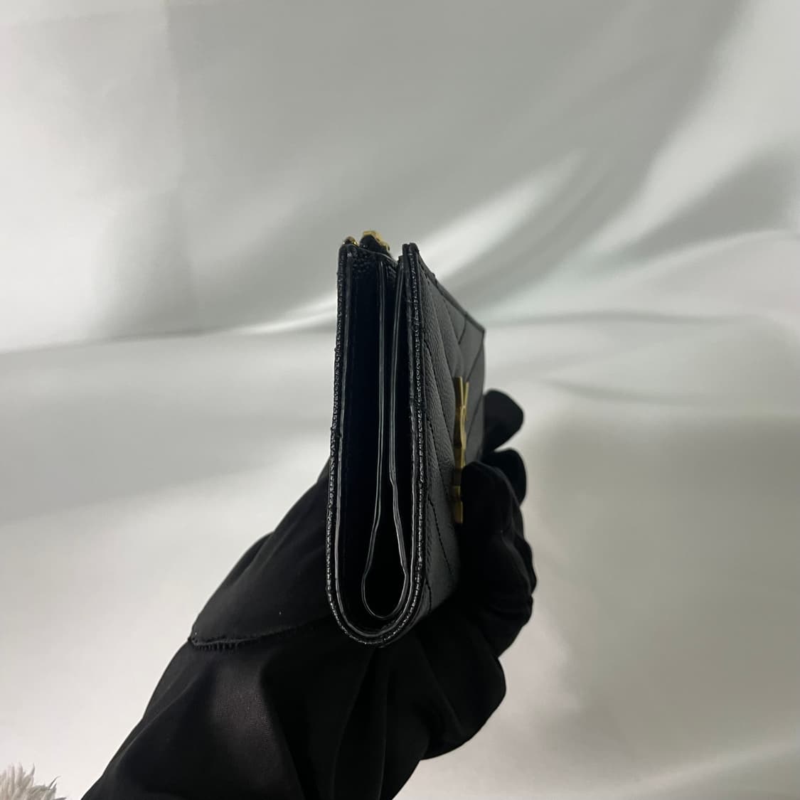 생로랑 블랙 반지갑 캐비어 금장로고 단품 상품이미지3
