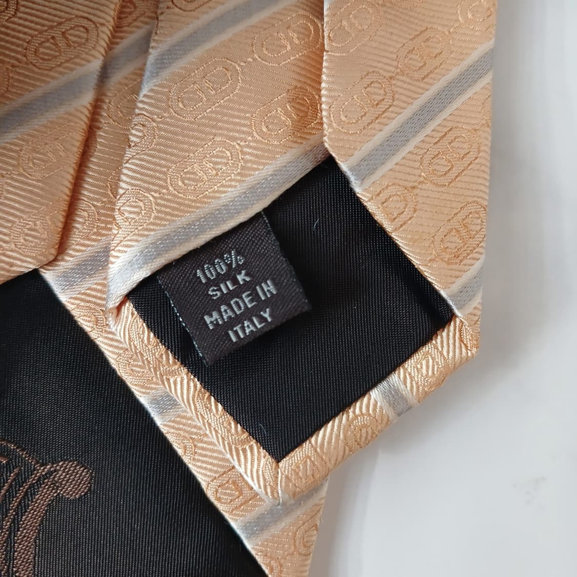 셀린느 실크 골드 스트라이프 넥타이 9.1cm A등급 A19179
 상품이미지10