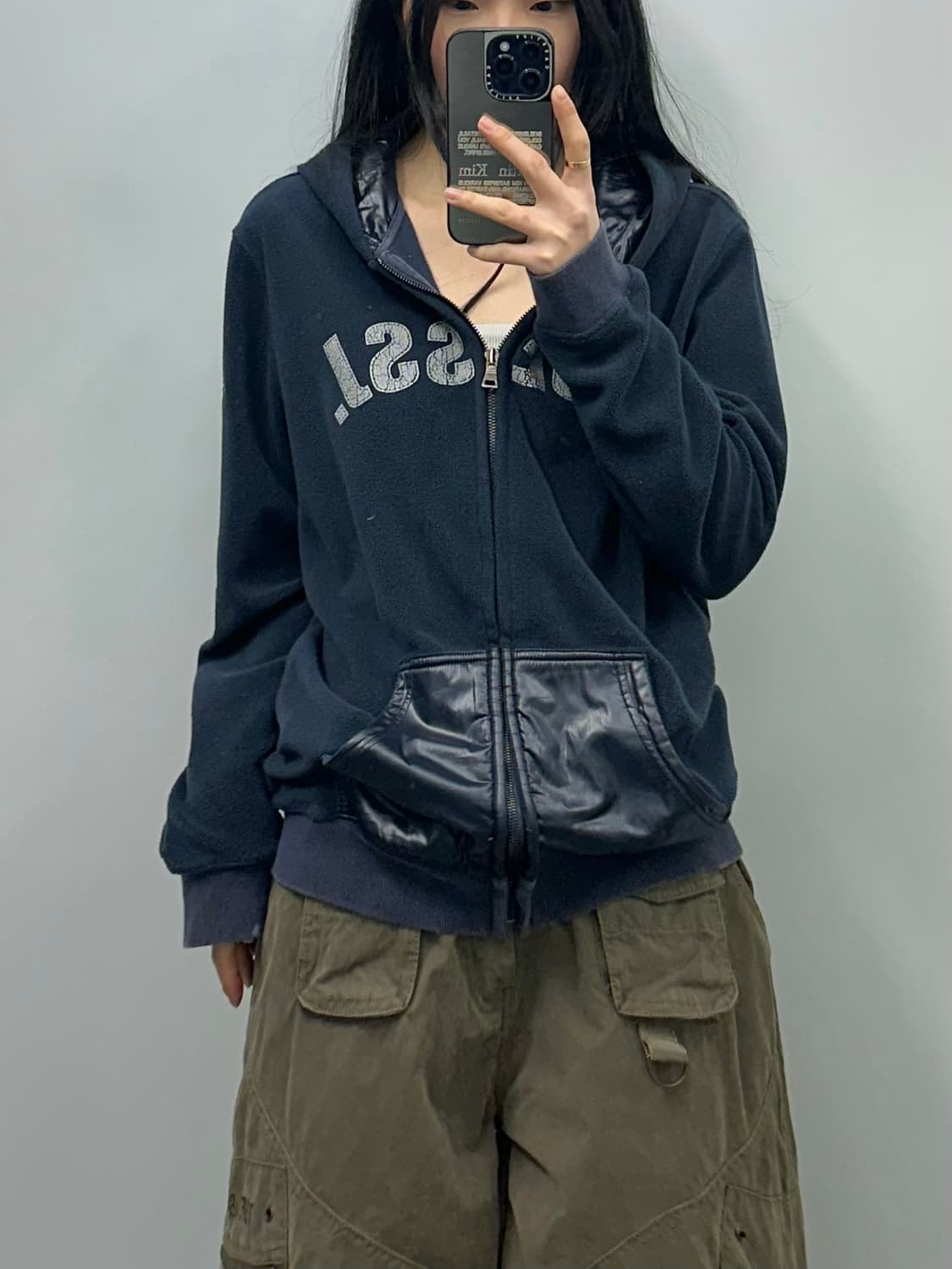 게스 스펠아웃 네이비 플리스 후드집업 상품이미지1