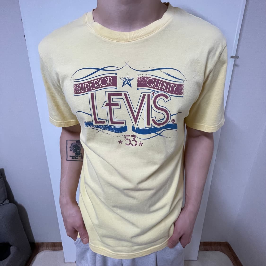 VINTAGE LEVI’S LIGHT YELLOW SHORT SLEEVE 상품이미지1