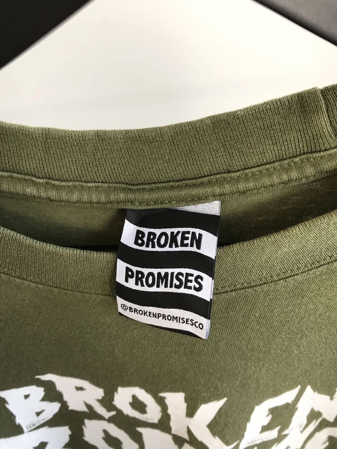 Broken Promises Skeleton Graphic Tee 상품이미지6