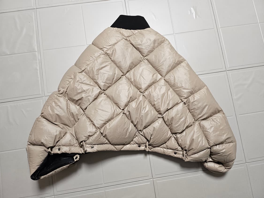 (FREE) 시스템 2022구스다운 더글루 케이프 패딩 상품이미지6