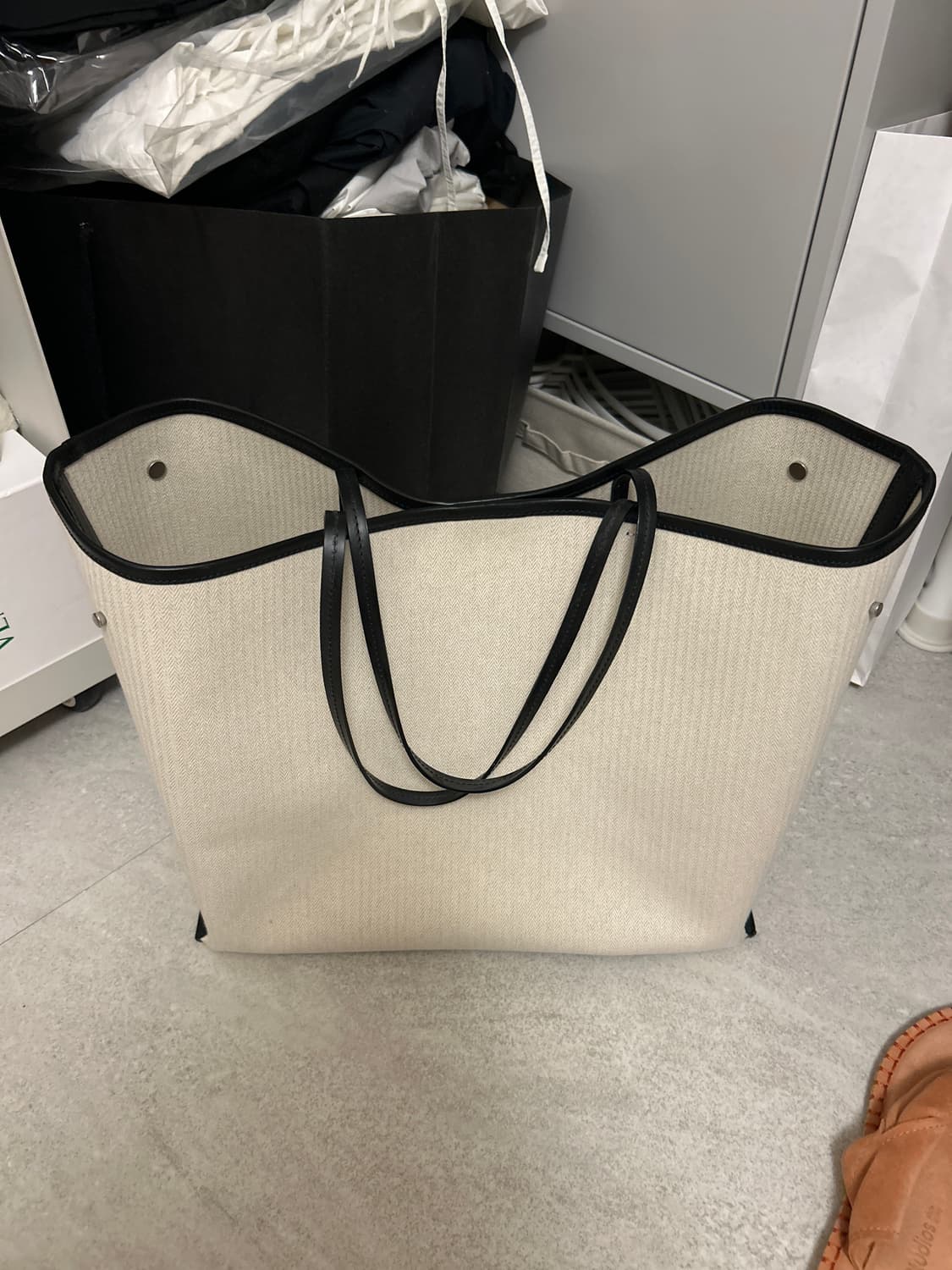 킨더살몬 캔버스 가죽 토트백 (Leather-Trimmed Canvas  상품이미지3