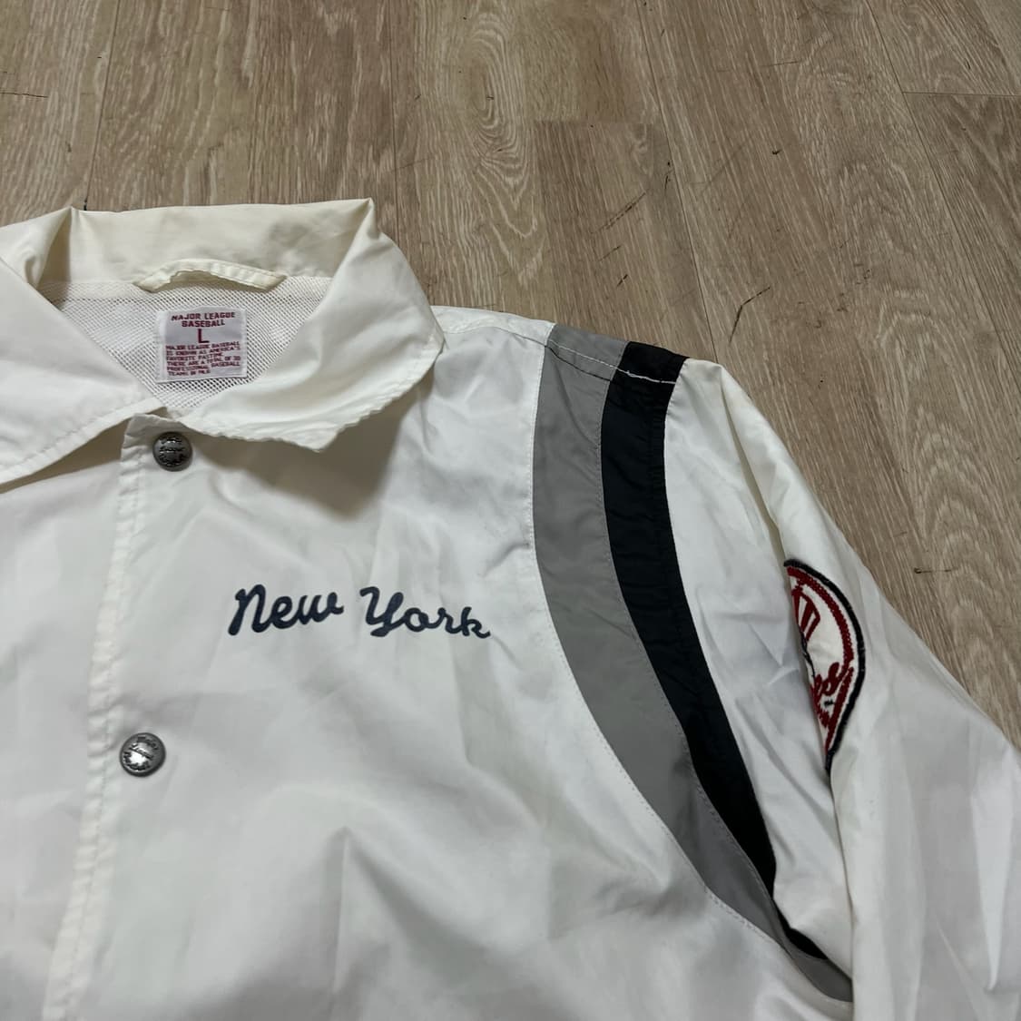 MLB 뉴욕양키스 로고 와펜 바람막이 코치자켓 L/100  상품이미지3