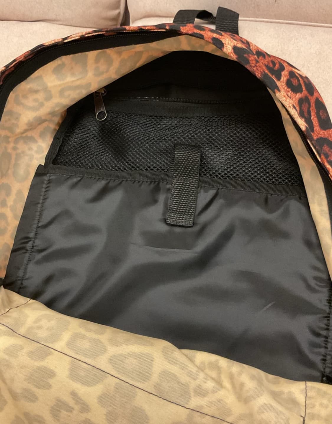 이스트팩 레오파드 호피무늬 백팩 상품이미지4