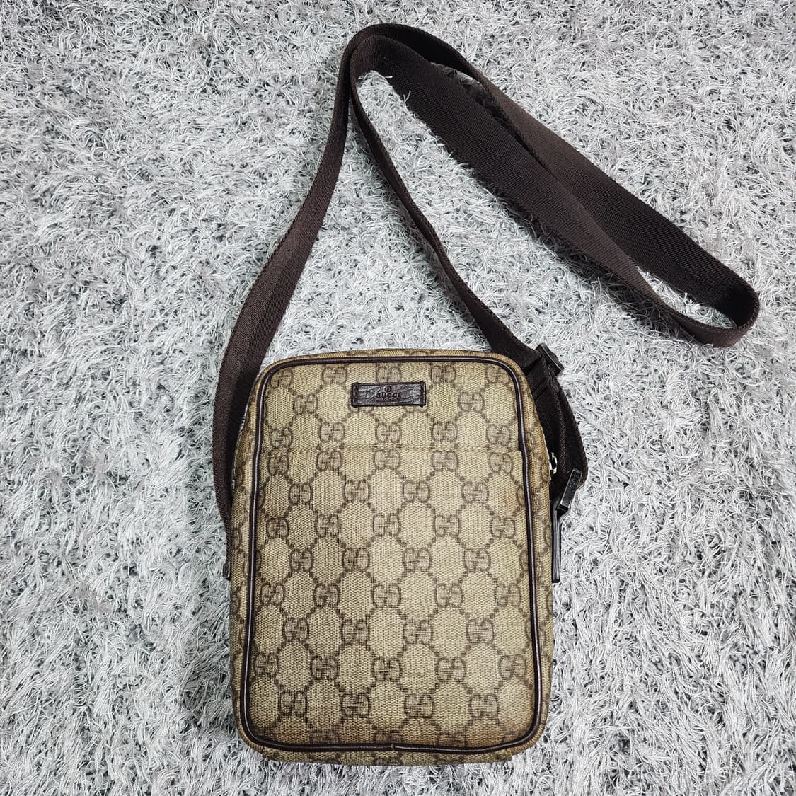 구찌 GG 슈프림 메신저백 크로스백 상품이미지1