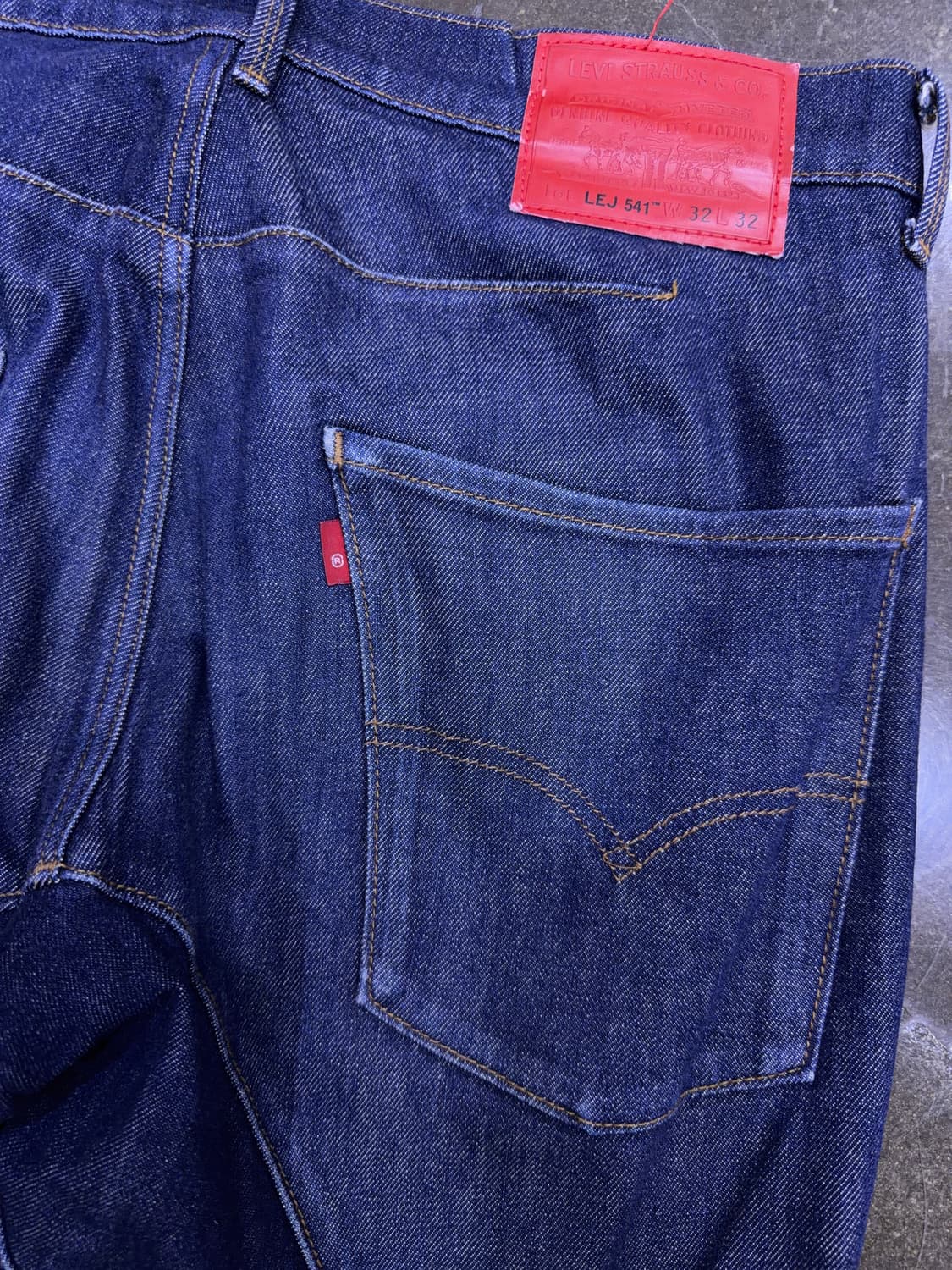 리바이스 541 엔지니어드진 프리미엄 애슬레틱핏 데님팬츠 32 상품이미지8