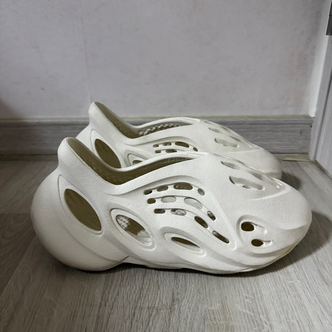 아디다스 이지 폼 러너 FY4567 (270) 상품이미지4