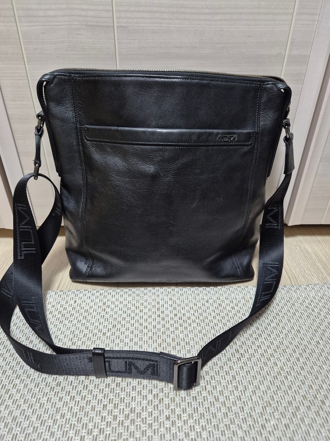 (정품) TUMI 투미 가죽 크로스백 블랙 메신저백 상품이미지1