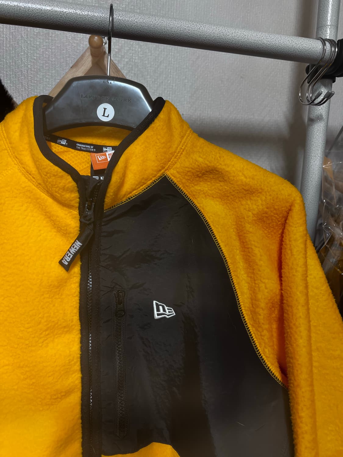 [L] 뉴에라 폴라 플리스 집업 다크 옐로우 12866475 상품이미지3