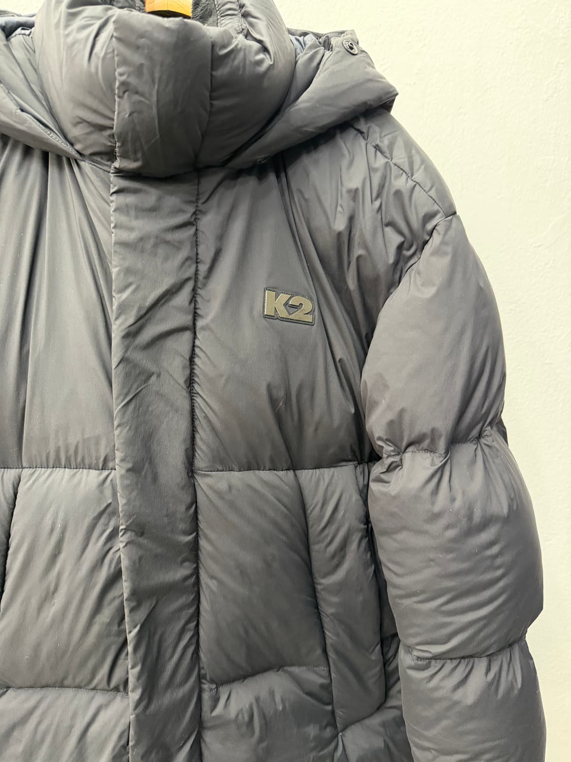 정품) K2 여성 블랙 오버핏 구스 롱패딩 85 상품이미지4