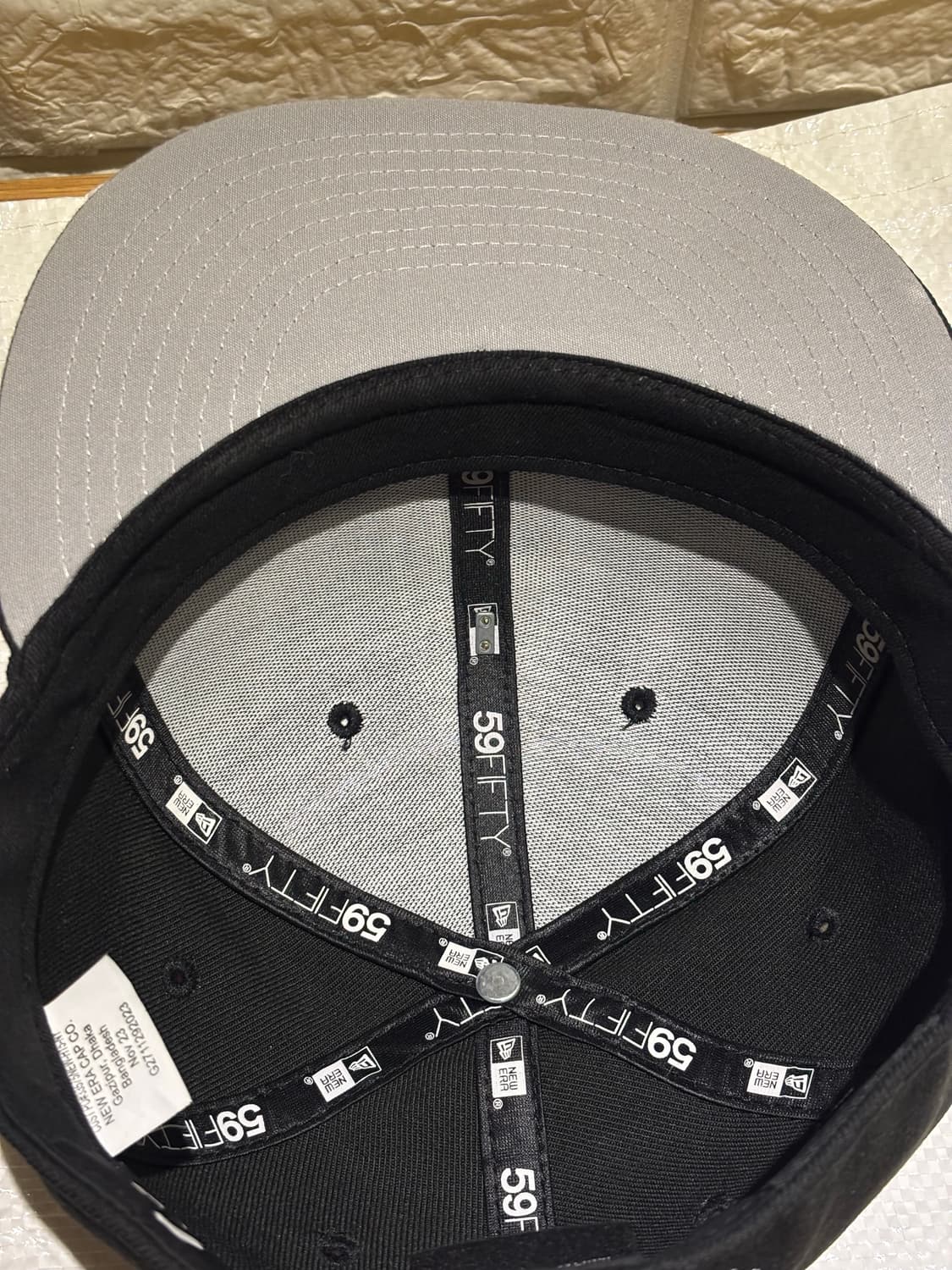 슈프림 골드 크로스 S 로고 뉴에라 블랙 - 738 상품이미지5