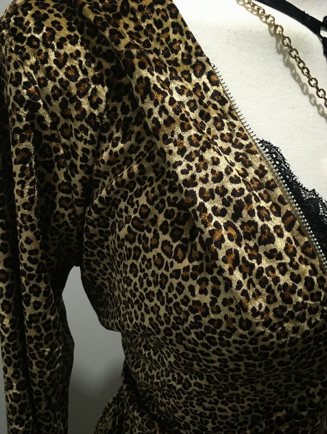 오네갸루st 레오파드 벨벳 후드집업 상품이미지5