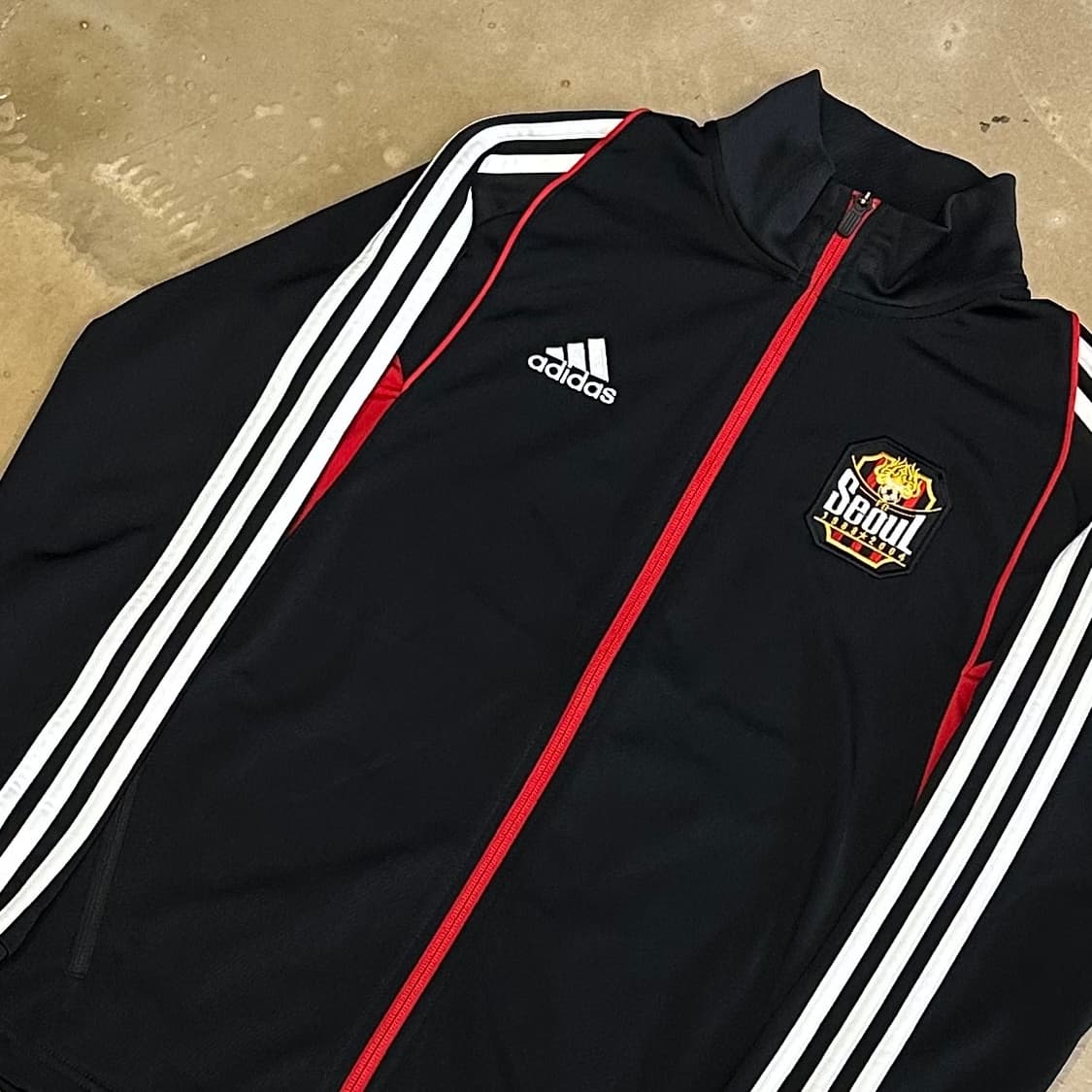 95 아디다스 FC 서울 레드 파이핑 블랙 트랙탑 상품이미지1