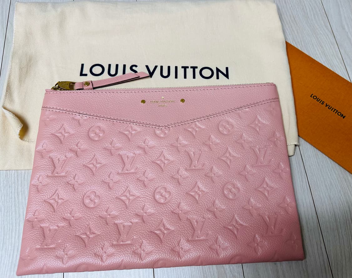 루이비통 앙프레뜨 클러치 핑크(국내 미발매 색상) 상품이미지1