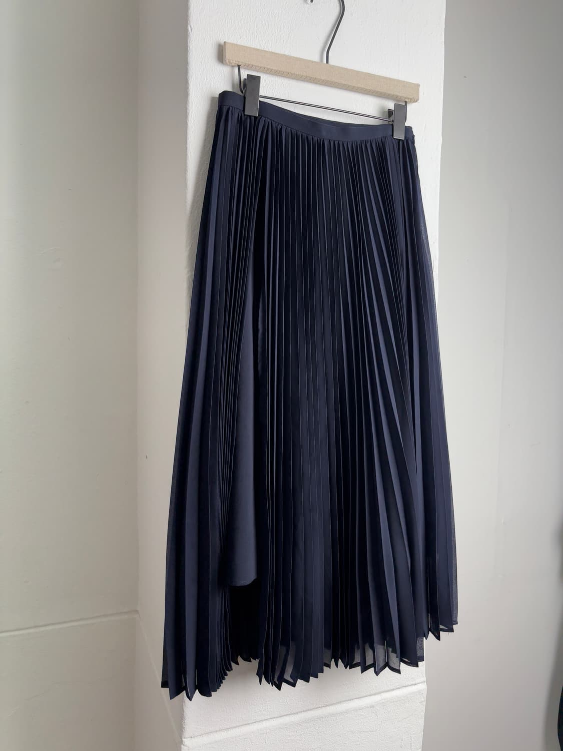LE CIEL BLEU Navy Pleated Slit Skirt 상품이미지2