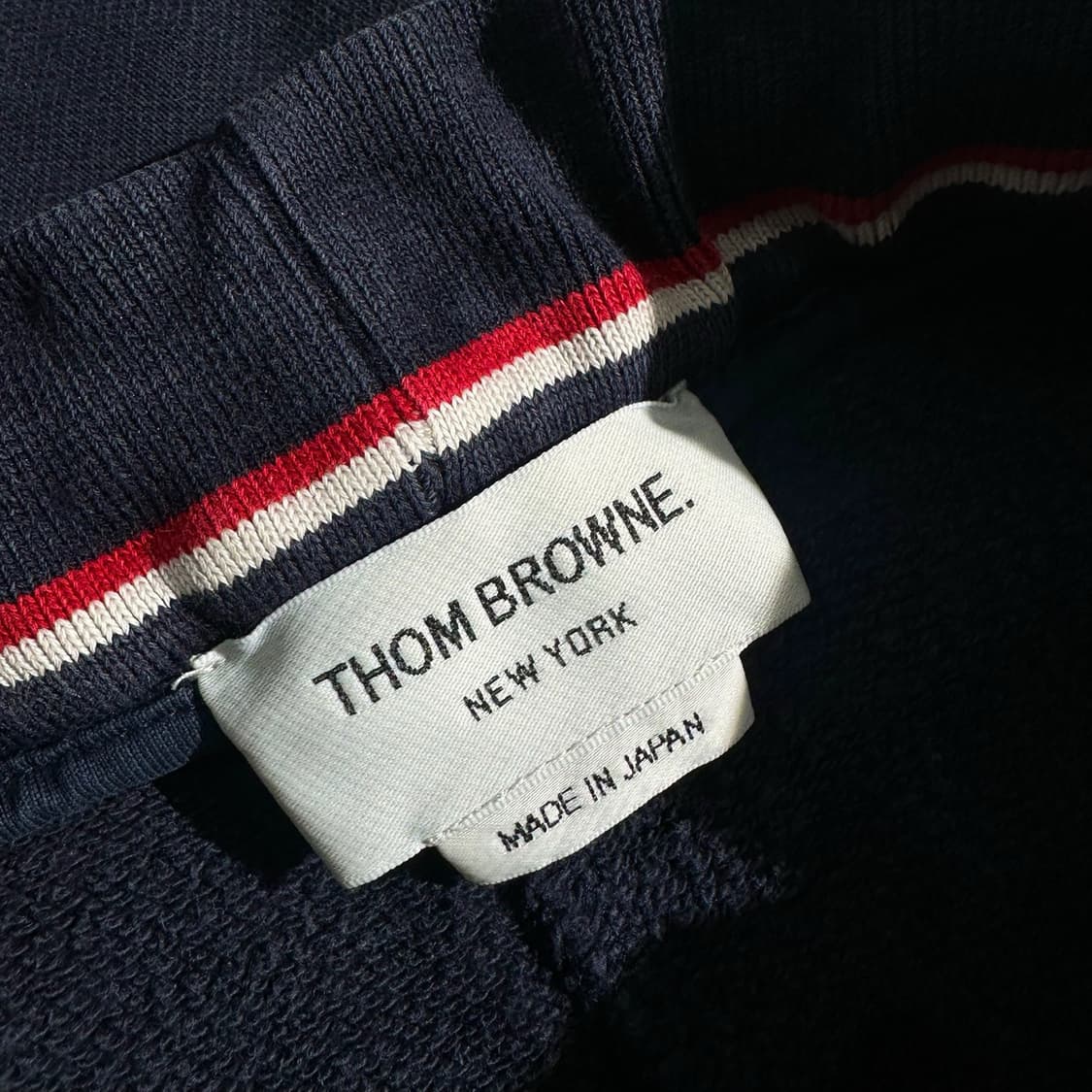 (매장판) 톰브라운 사선 스웨트 조거 팬츠 네이비  상품이미지4