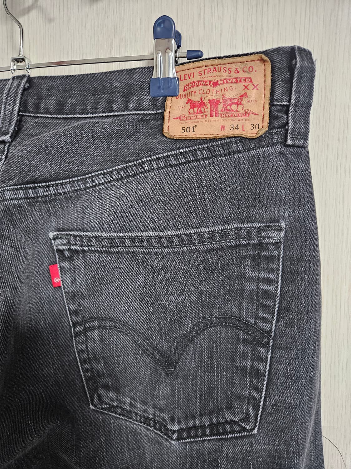 00s levis 501 34x30 리바이스 페인팅 블랙 흑청진 상품이미지3