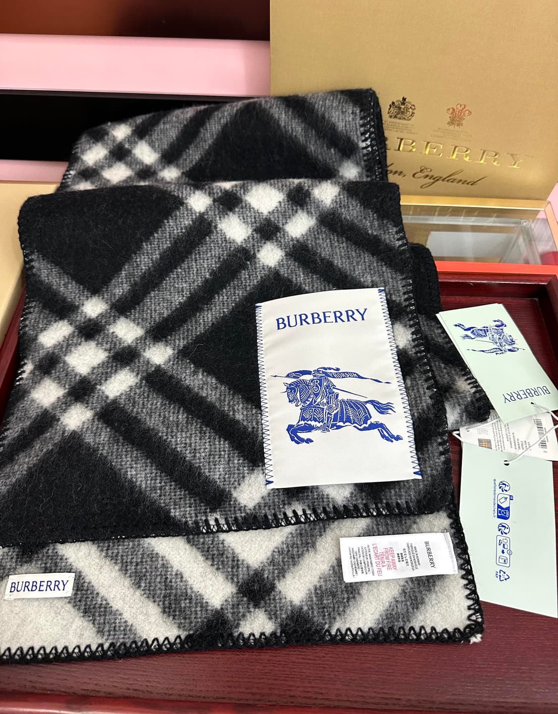 버버리 체크 스카프 상품이미지5