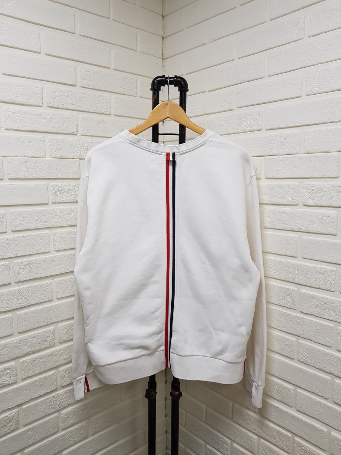 [3/정품] 톰브라운 백삼선 맨투맨 상품이미지9