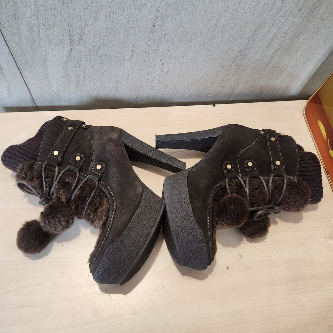 “GUESS 마르시아노 퍼폼 하이힐부츠｜빈티지 윈터 코디의 끝판왕”
 상품이미지4