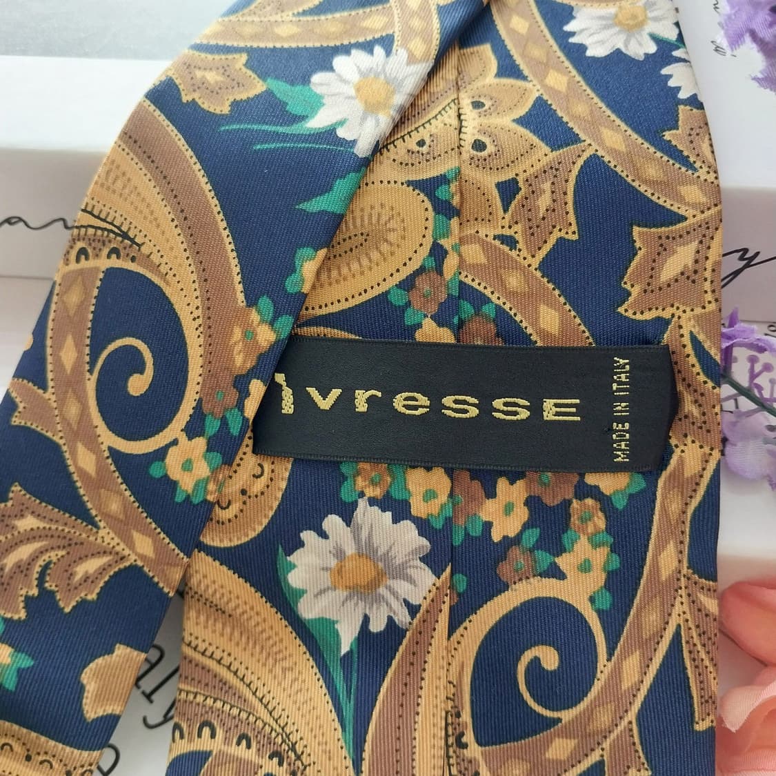 이브레스 실크 골드&네이비 플로럴 넥타이 9.9cm A+등급 K1281
 상품이미지6