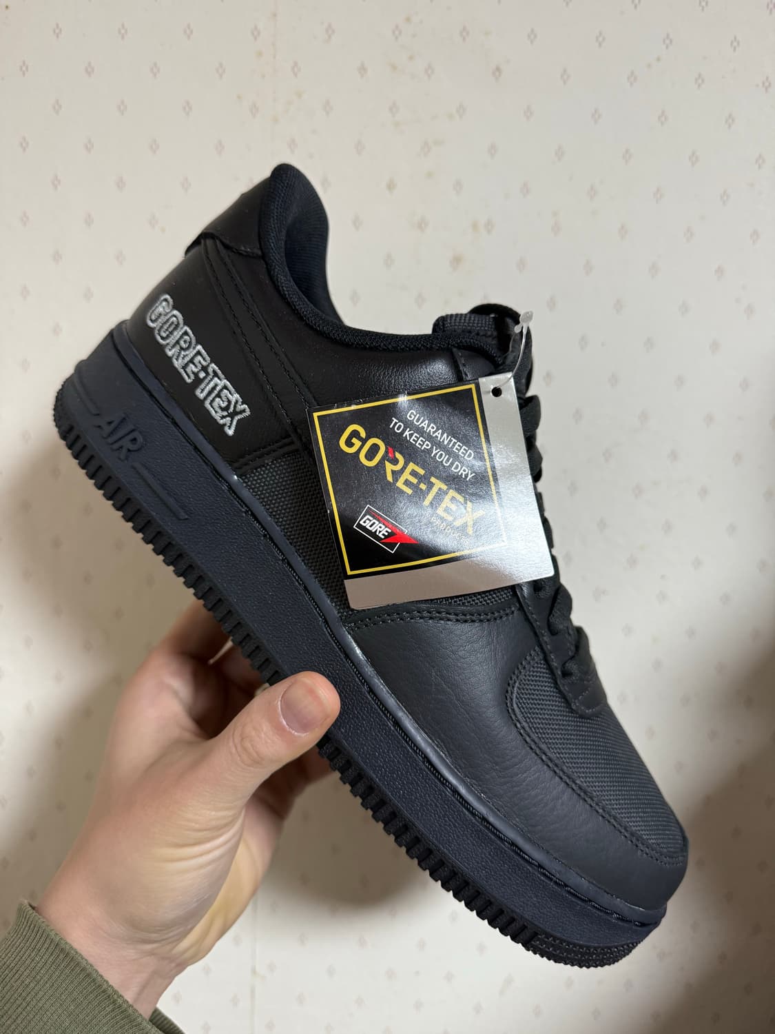 나이키 에어포스1 고어텍스 블랙 255 상품이미지1