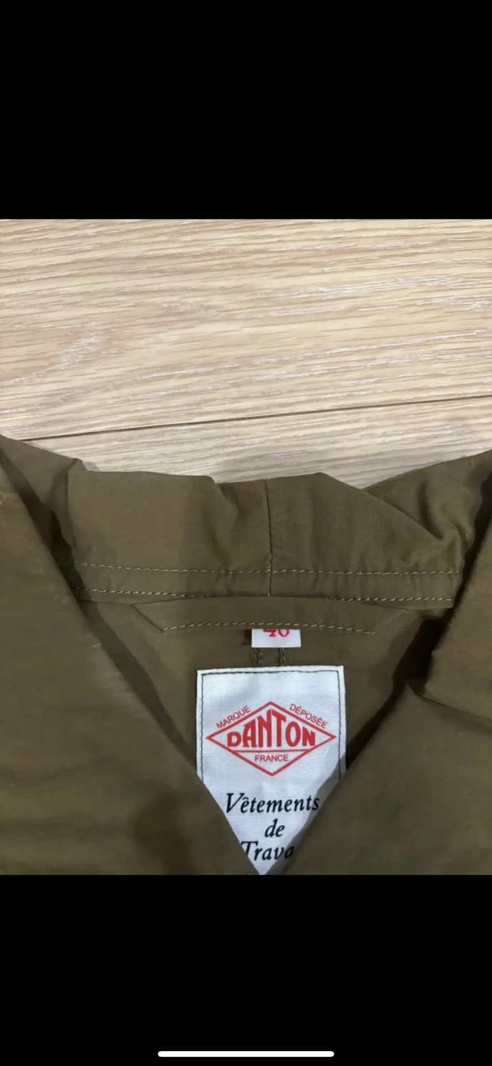 단톤 40사이즈 카키브라운 셔츠 팝니다. 상품이미지2