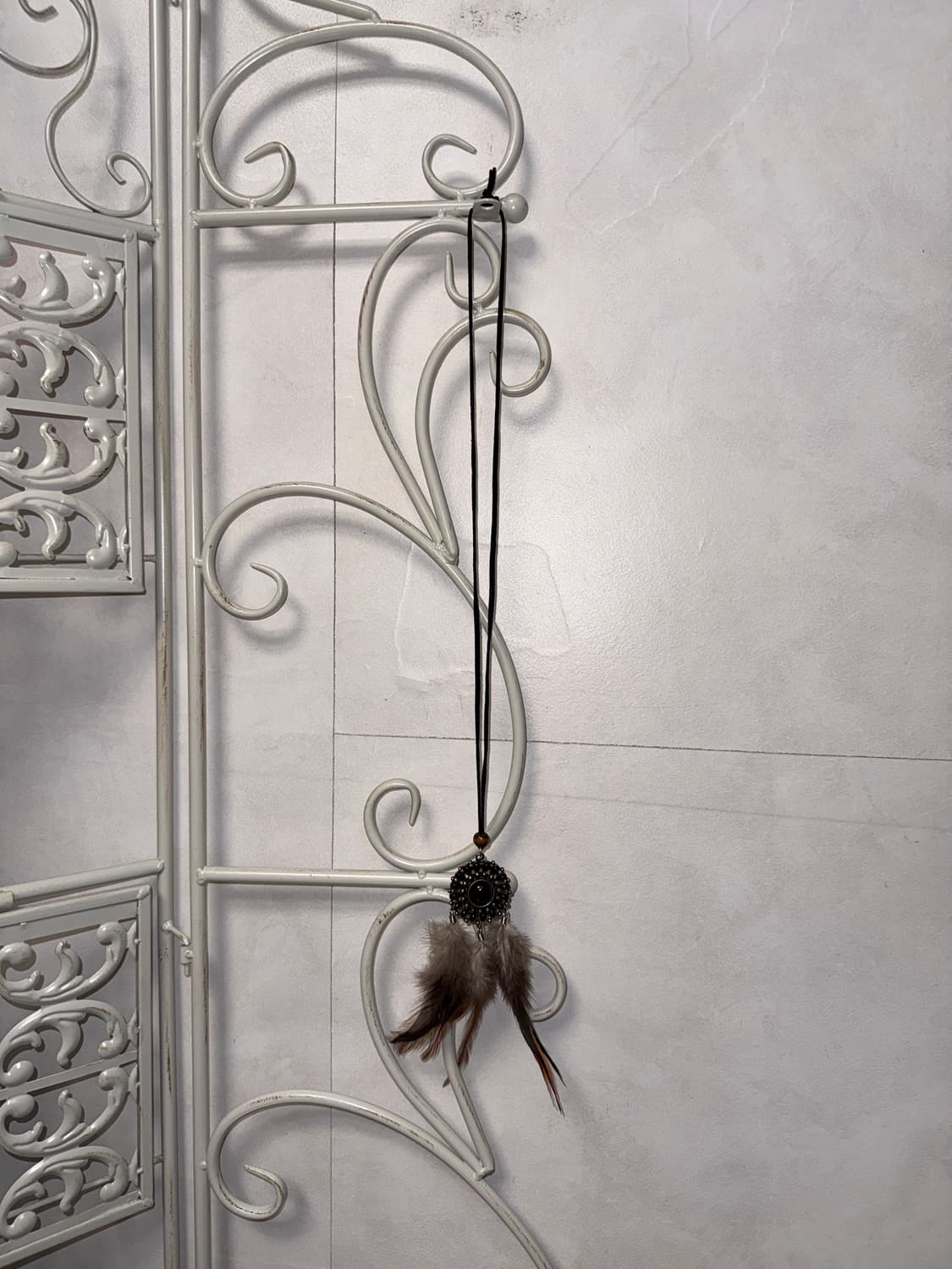 Black beads mandala feather necklace  상품이미지3