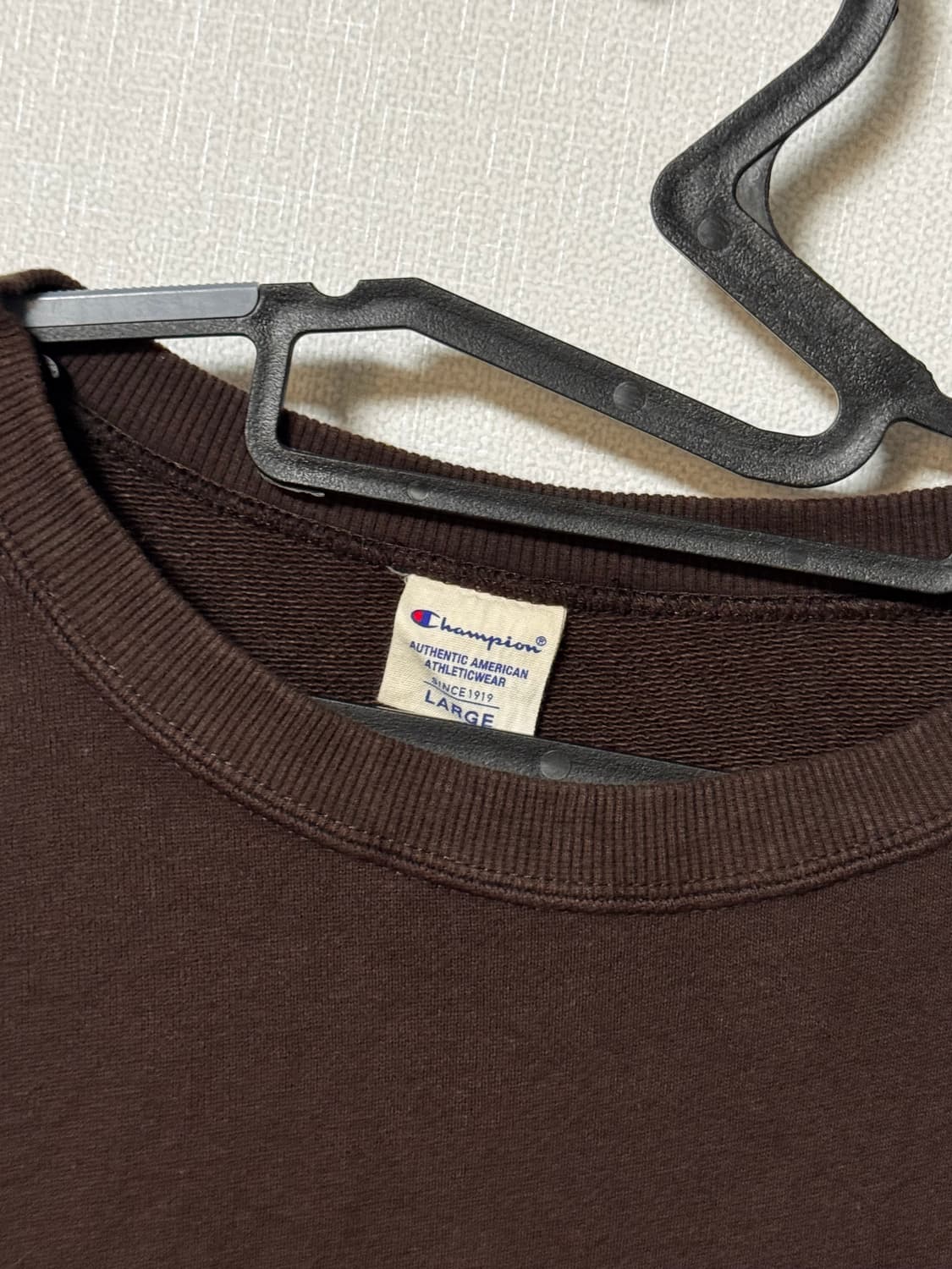 챔피온 스몰 로고 초콜릿 오버핏 맨투맨 상품이미지4