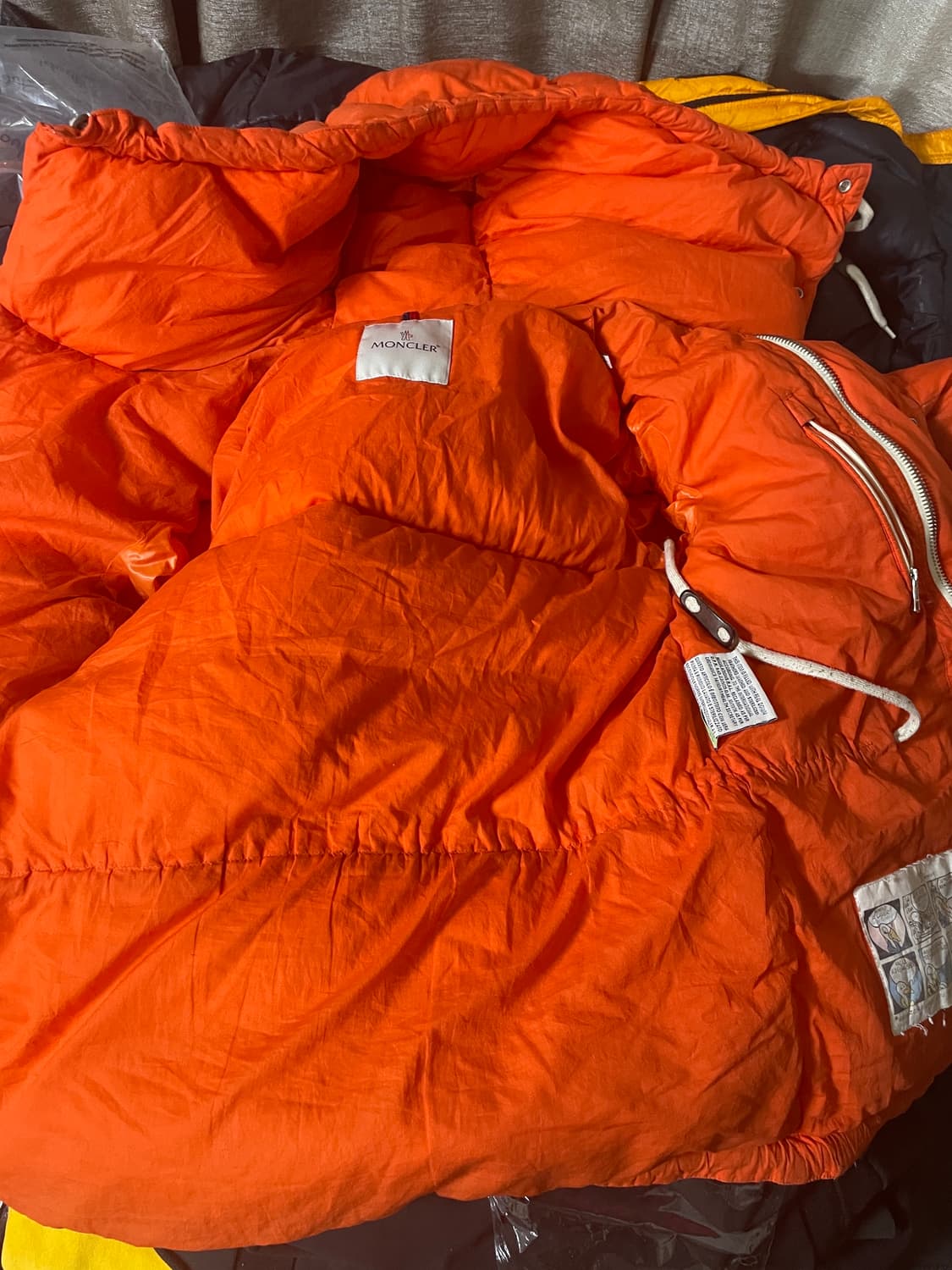 몽클레어 오렌지 패딩 상품이미지2