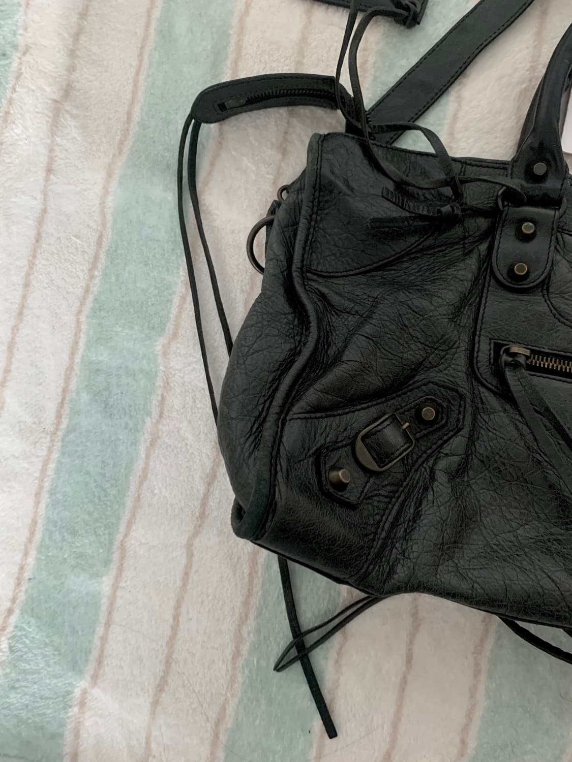 발렌시아가 라지 시티백 모터백 정품 블랙 상품이미지2