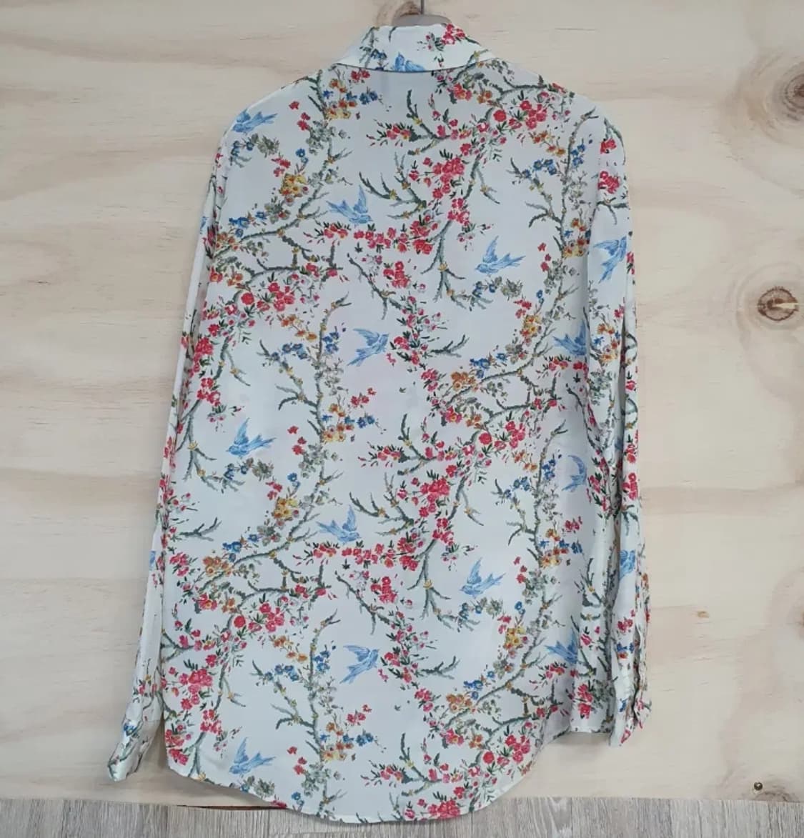 754)더쿠플스 새문양 블라우스 상품이미지2