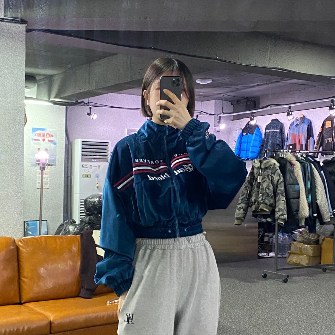 배드블러드 미들로고 벨벳 크롭 집업 B3704 상품이미지1