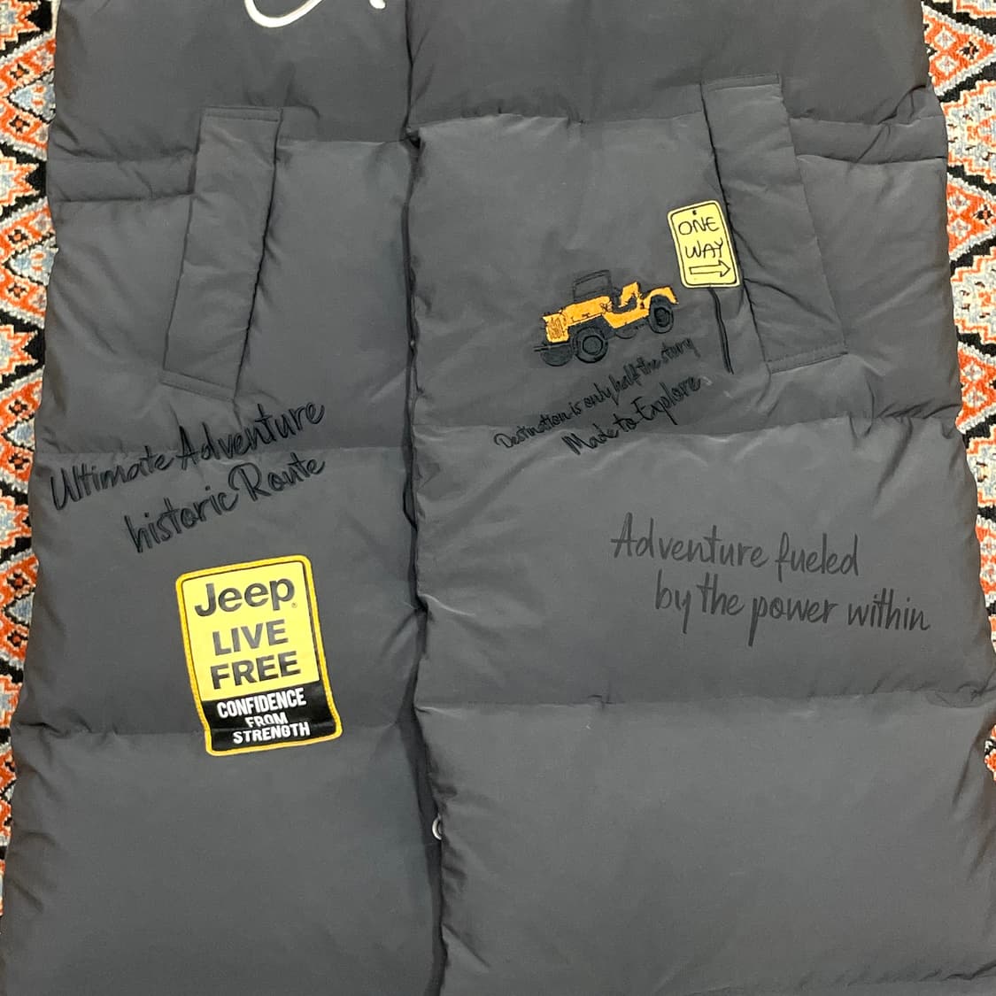 지프 와펜 디테일 차콜 덕다운 롱 패딩조끼 여성S 상품이미지3