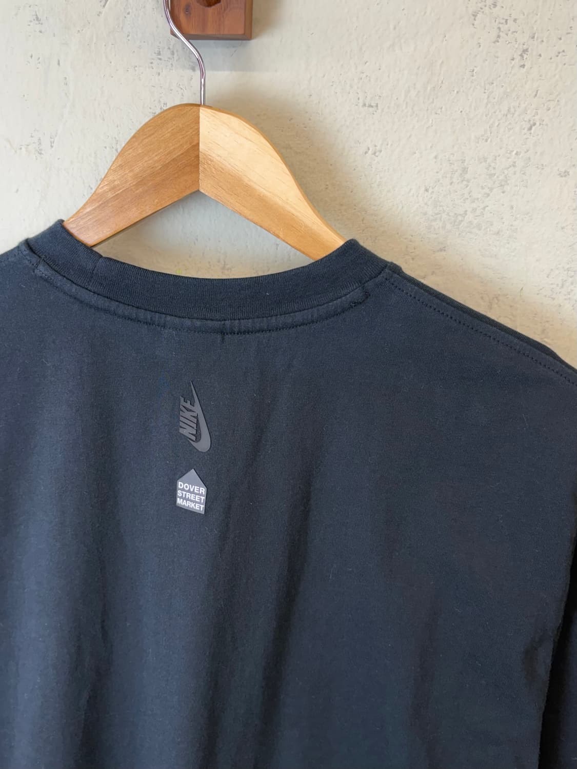 나이키 도버스트릿마켓 블랙 반팔티 상품이미지4