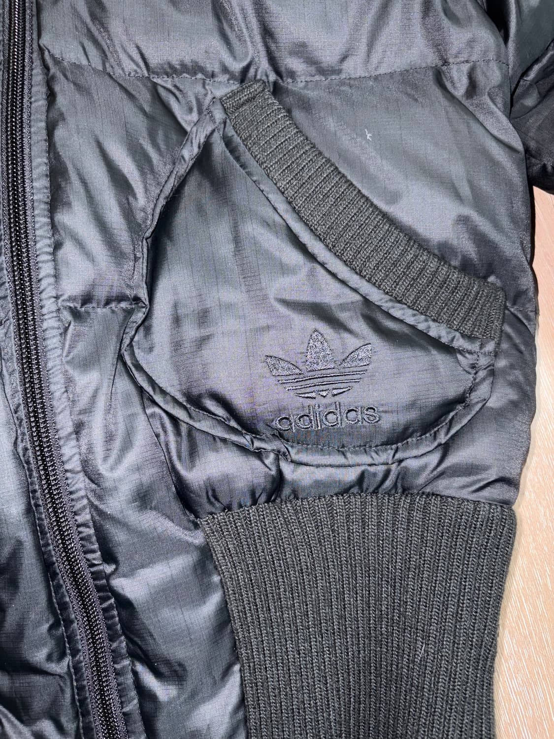 아디다스 봄버 숏패딩  상품이미지4