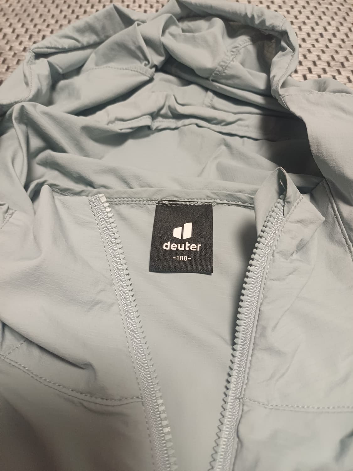 도이터(deuter) 여성 무드 경량 바람막이 애시블루 100(XL) 상품이미지4