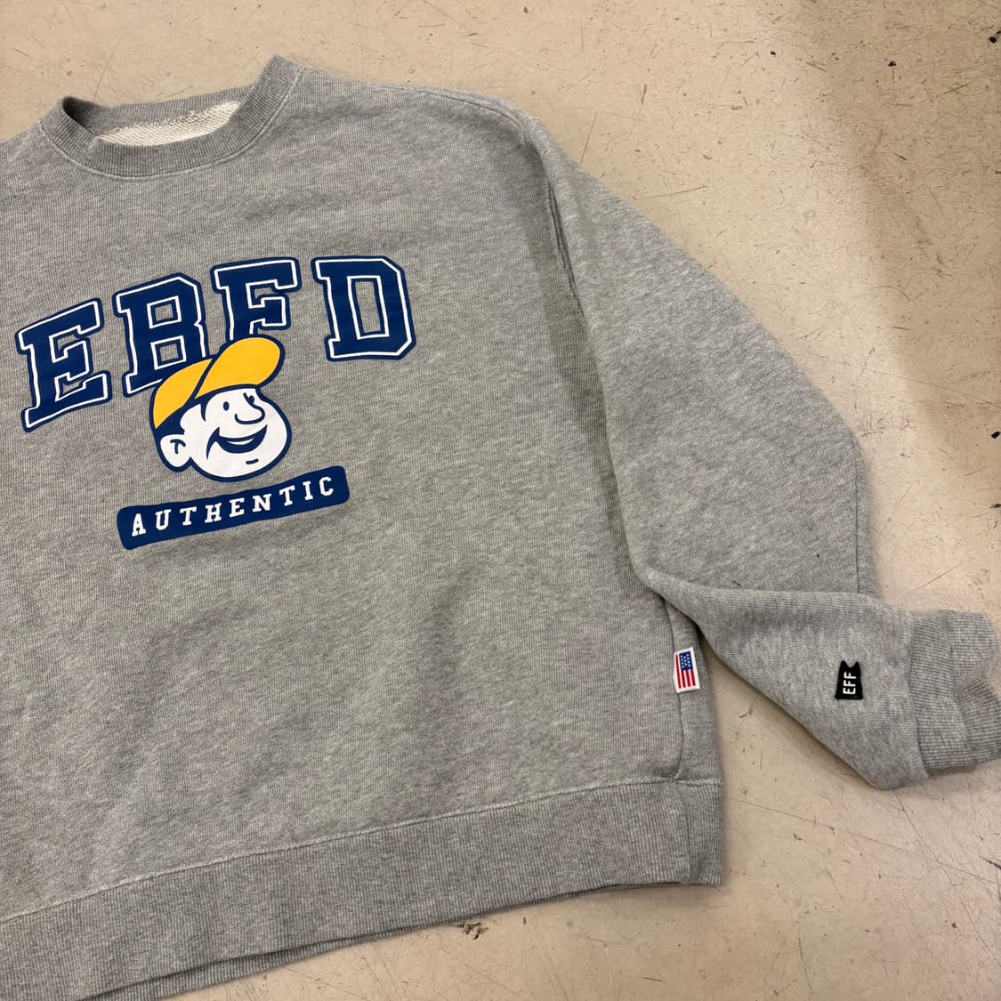 이벳필드 빅로고 맨투맨 상품이미지2