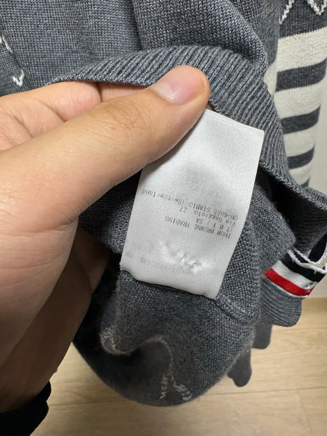 톰브라운 미스터톰 사선 니트 4사이즈 상품이미지7