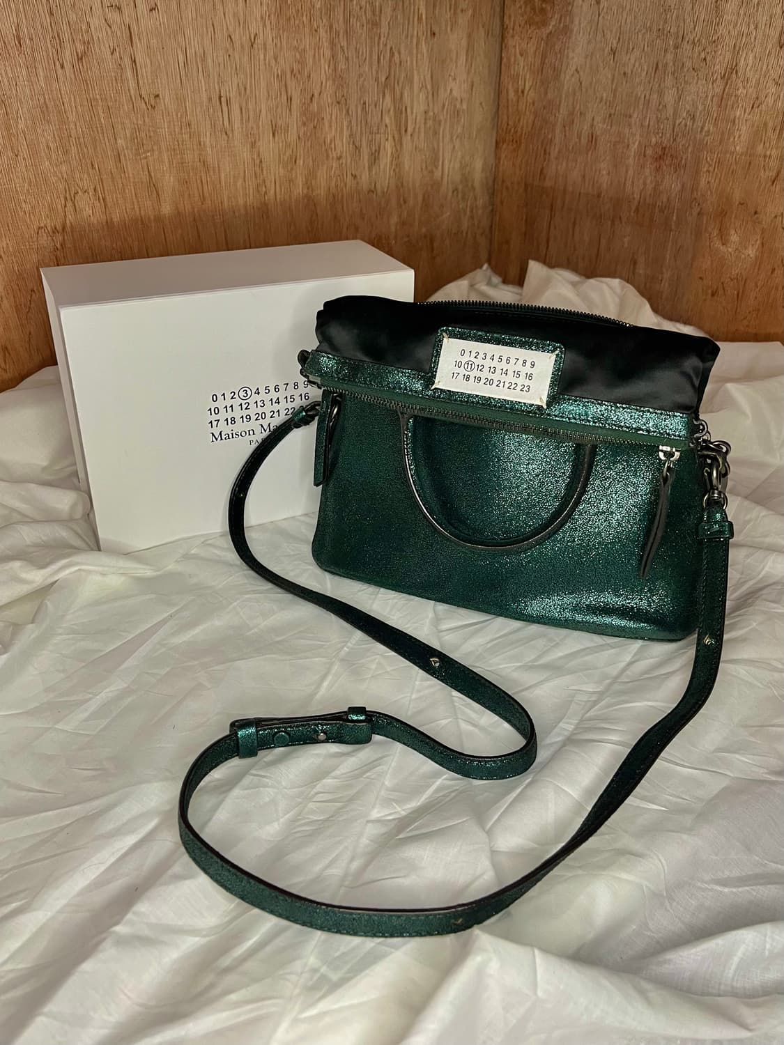 메종 마르지엘라 5AC 클래식 미니백 (그린 글리터) 상품이미지1