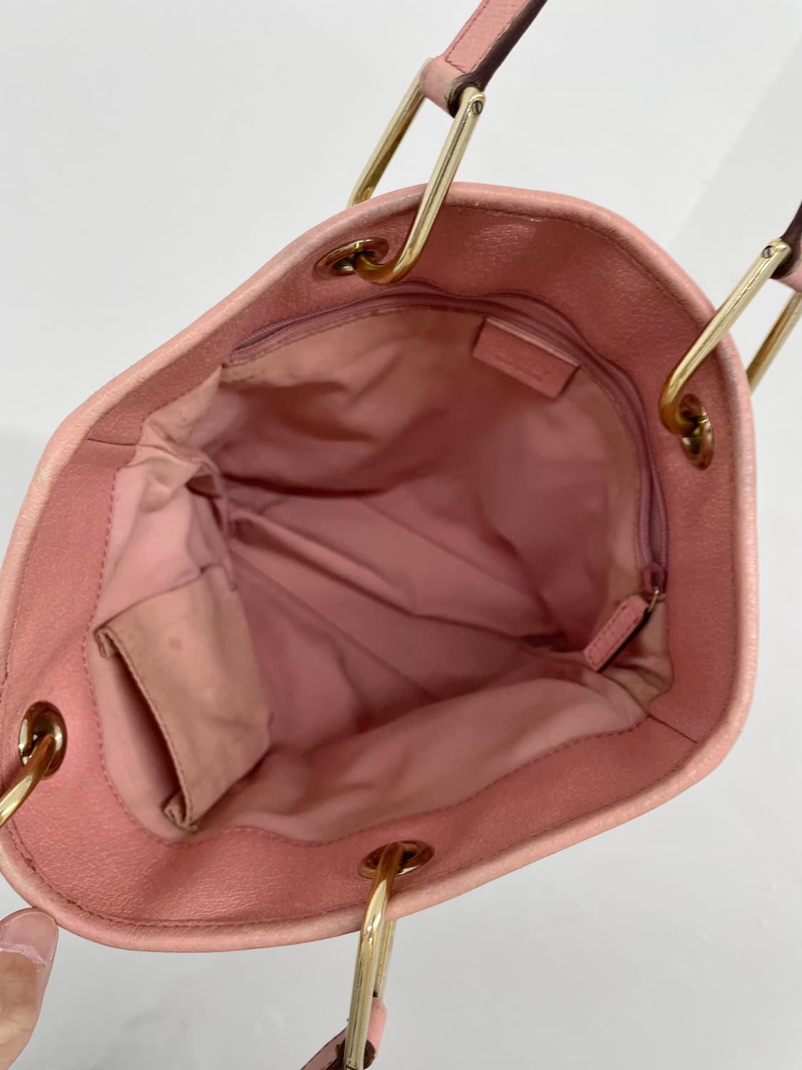 구찌 GG 모노그램 핑크 버킷 토트백 상품이미지9