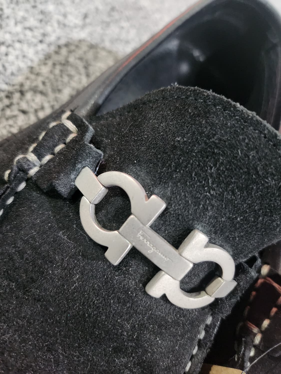 페라가모 간치니 스웨이드 로퍼 상품이미지7