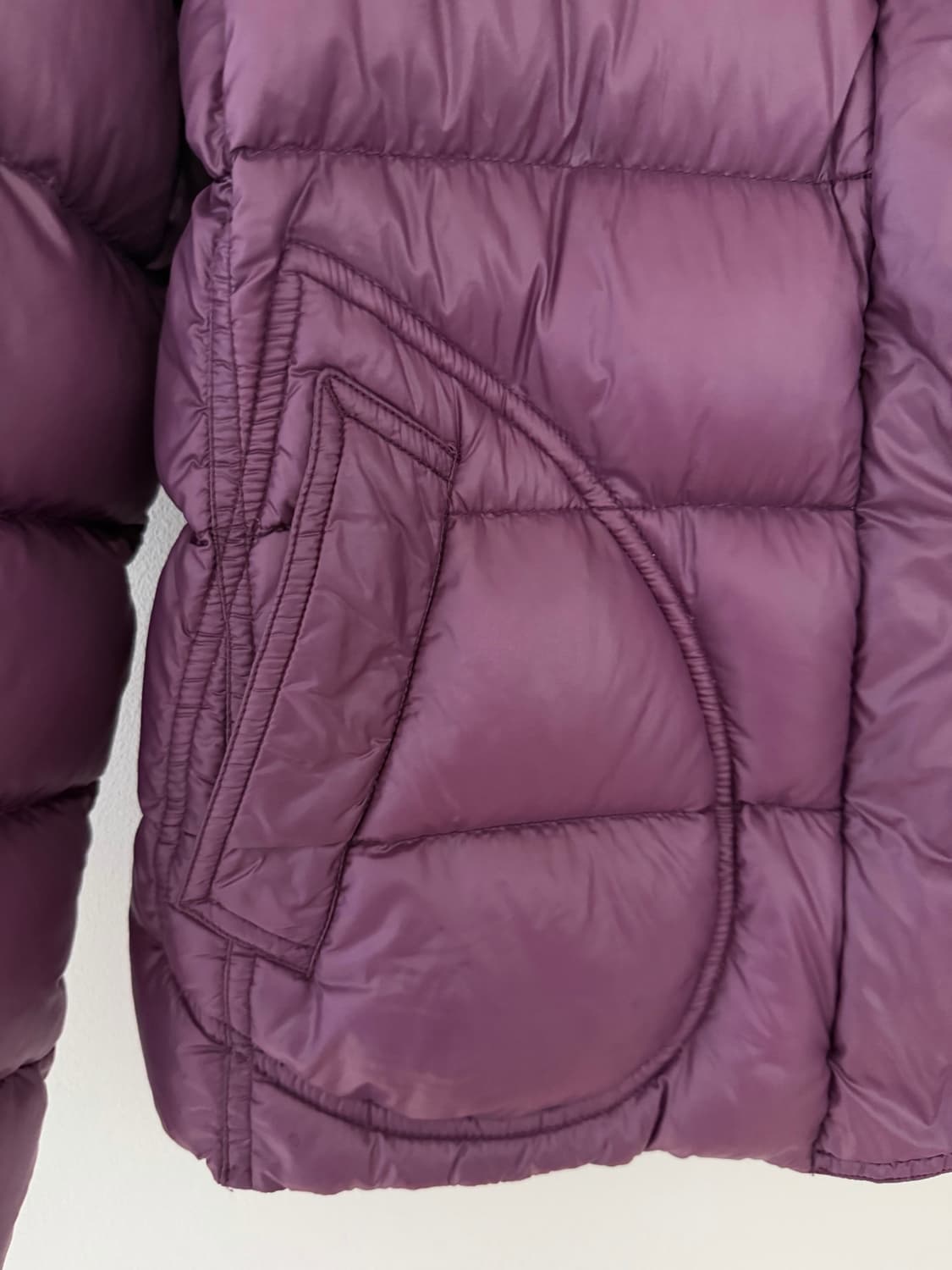 버버리 여성 구스 퍼플 패딩 M 상품이미지4