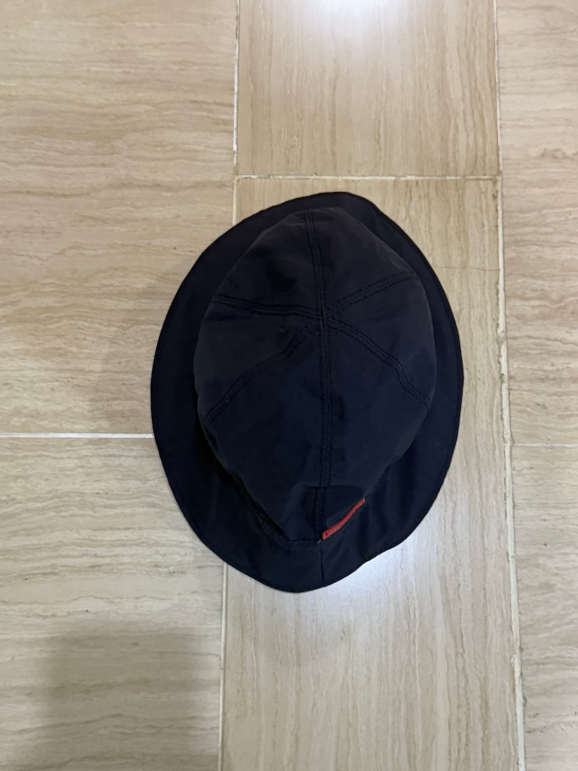 프라다 버킷햇 상품이미지1