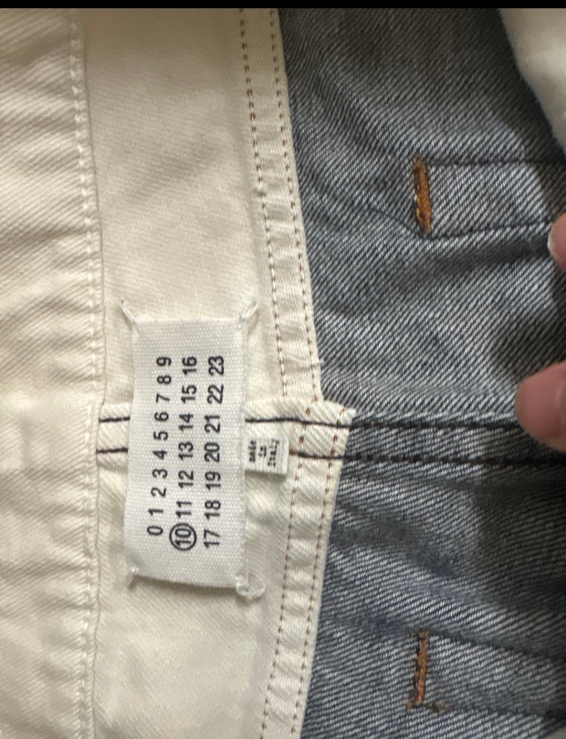 마틴 마르지엘라 배색 백스티치 데님 팬츠 상품이미지3